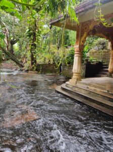 The waterflow below the Pokharbav Ganapati Temple 